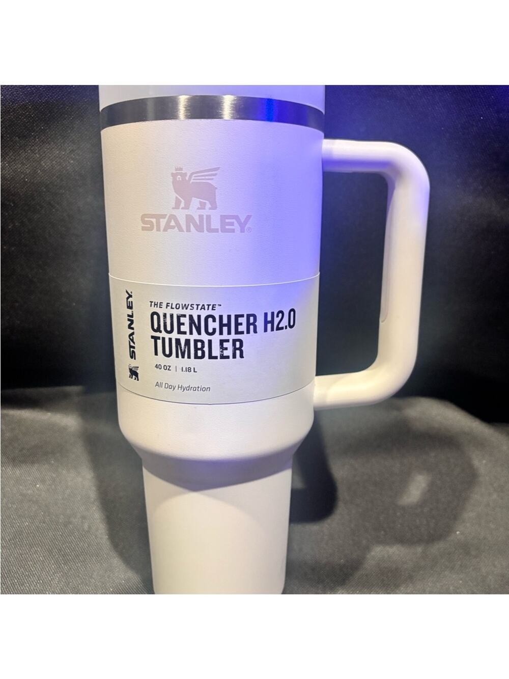 Stanley White and Silver Quencher H2.0 Tumbler 40 oz - Picture 1 of 4